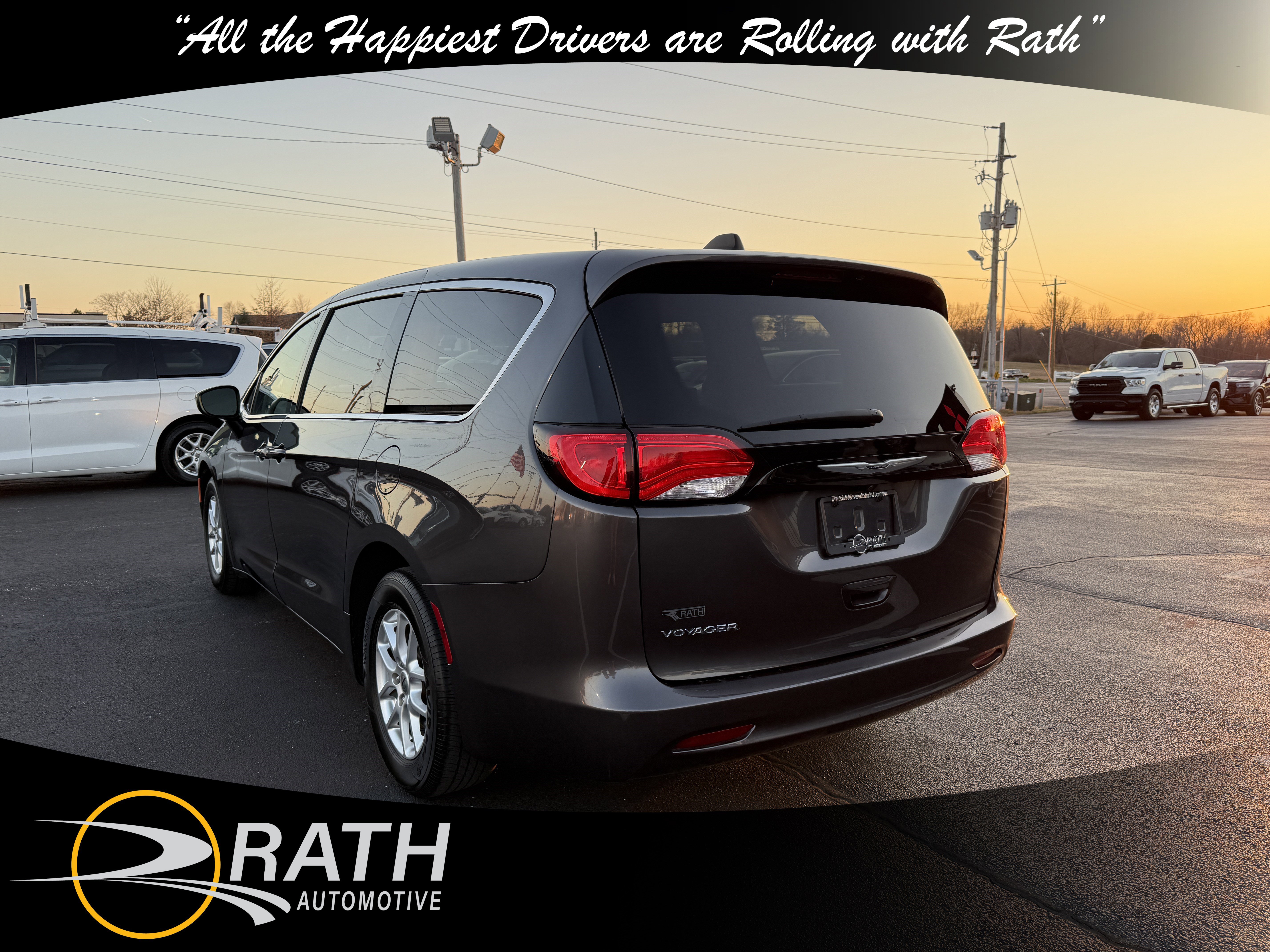 Used 2023 Chrysler Voyager LX image 7