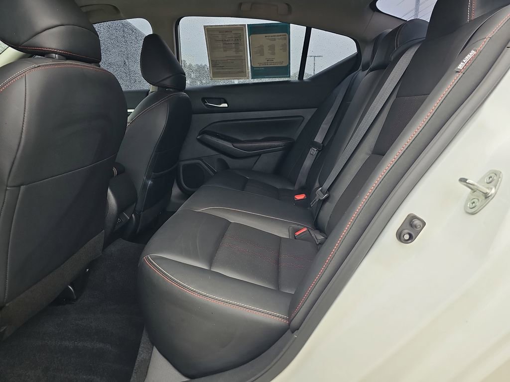 Used 2023 Nissan Altima 2.5 SR w/ SR Premium Package image 17