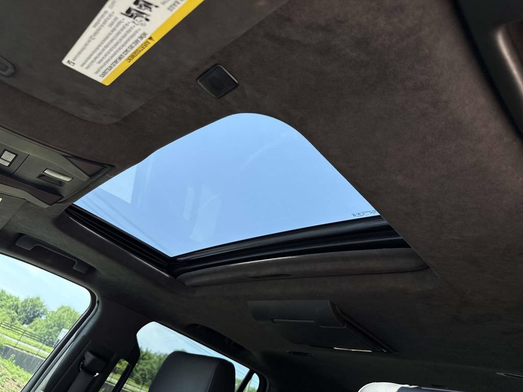 Used 2019 Cadillac Escalade Platinum AWD/4WD image 26