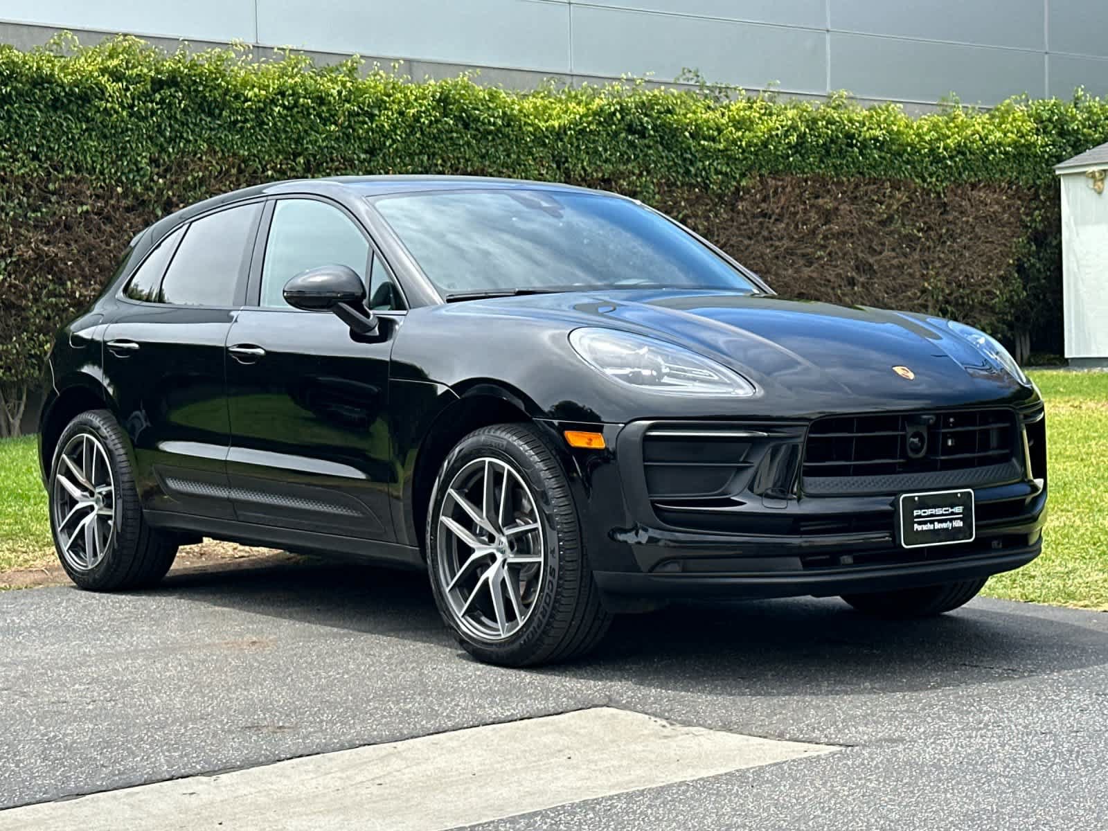 Used 2026 Porsche Macan AWD/4WD image 10