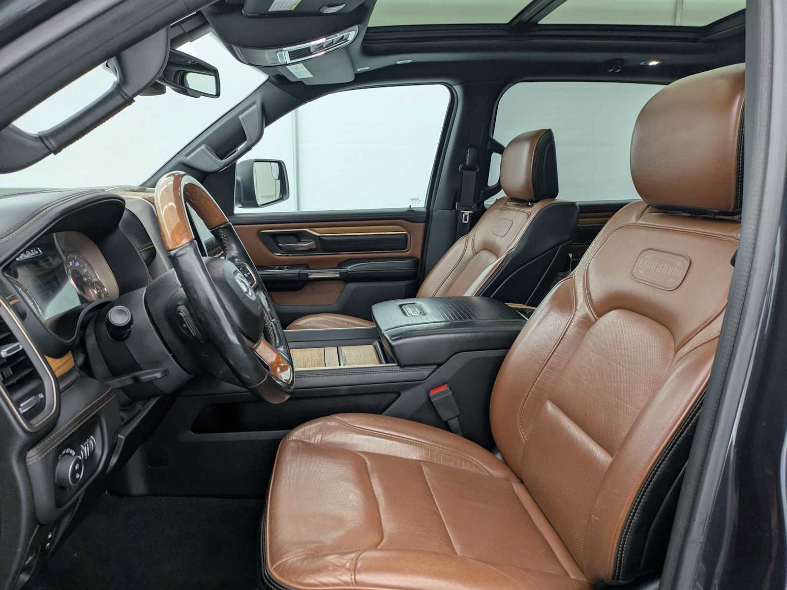 Used 2019 RAM 1500 Laramie Longhorn image 17