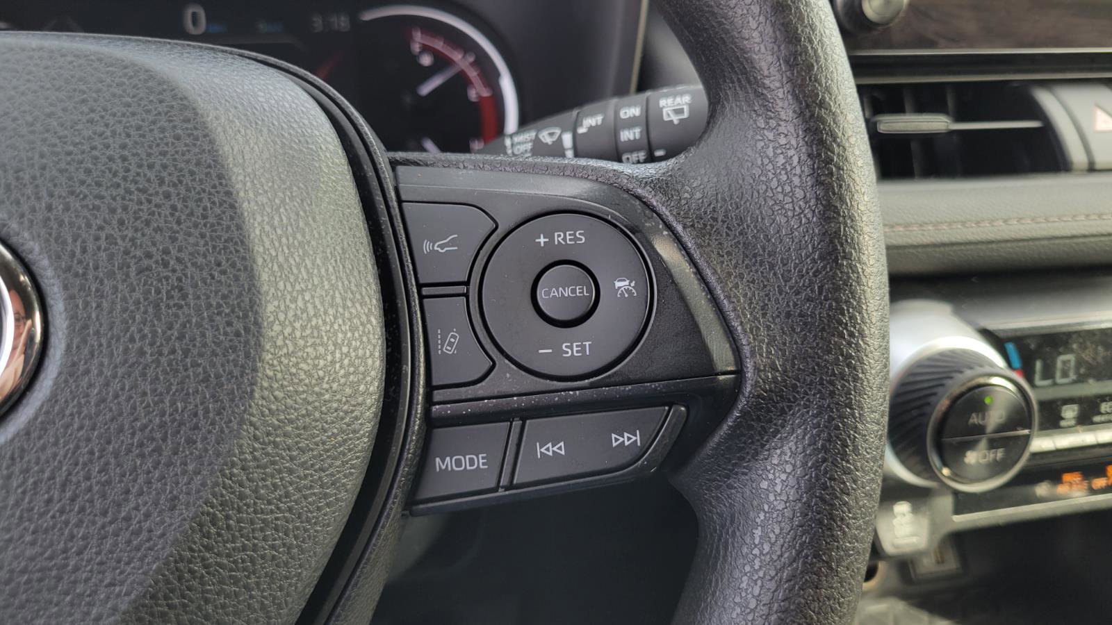 Used 2023 Toyota RAV4 XLE w/ Convenience Package image 24