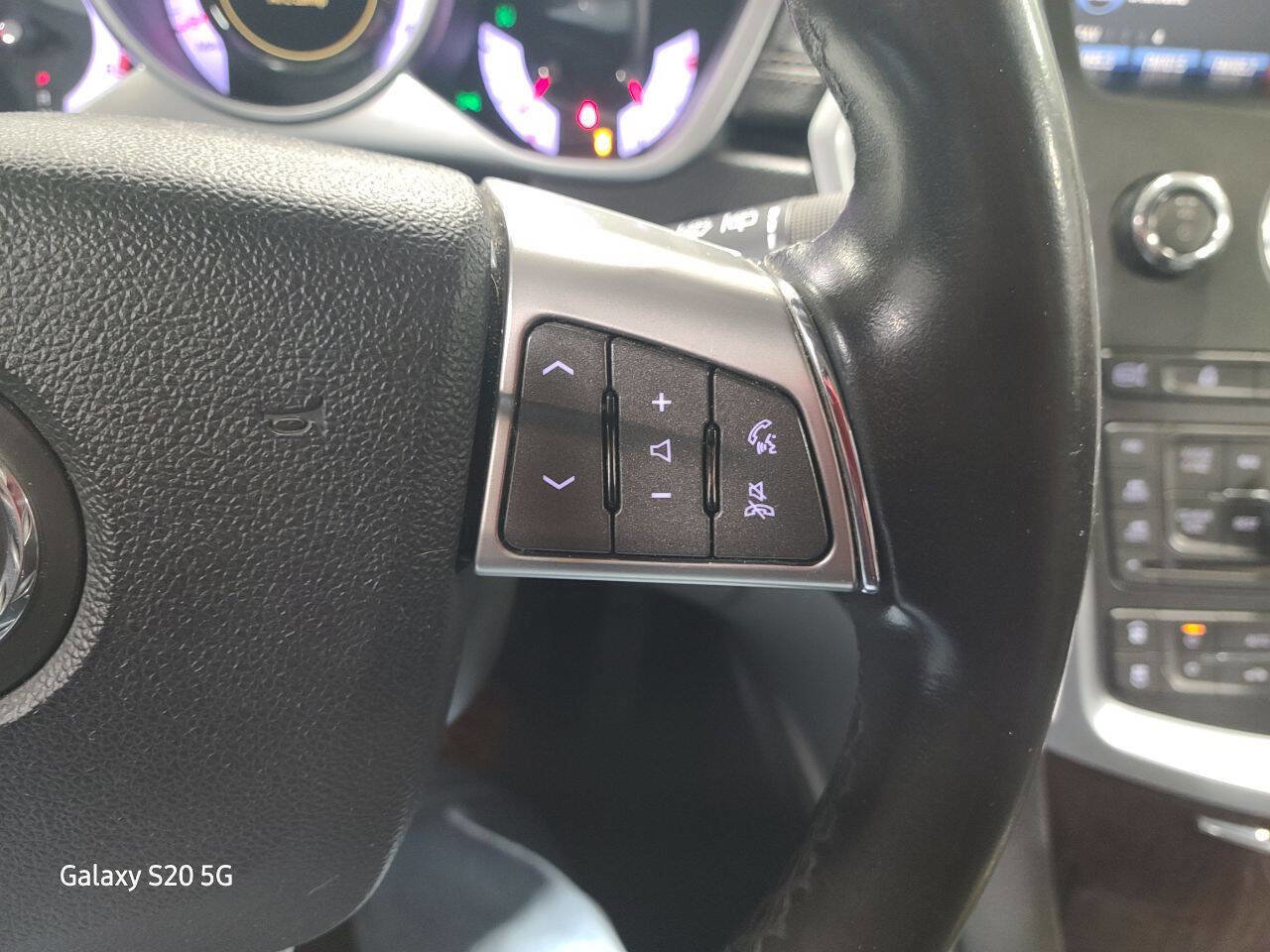 Used 2010 Cadillac SRX Premium image 31