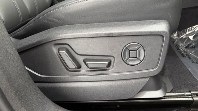 Used 2025 Audi Q5 Premium Plus AWD/4WD image 23