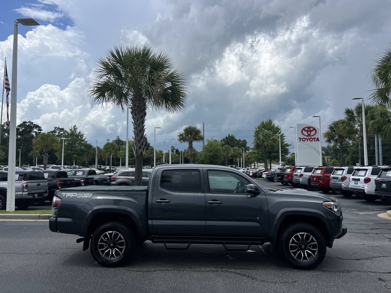 Used 2020 Toyota Tacoma TRD Sport AWD/4WD image 11