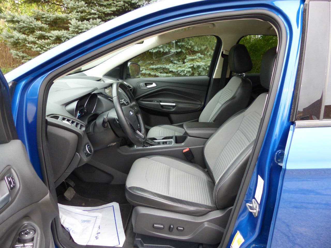 Used 2017 Ford Escape Titanium FWD image 23