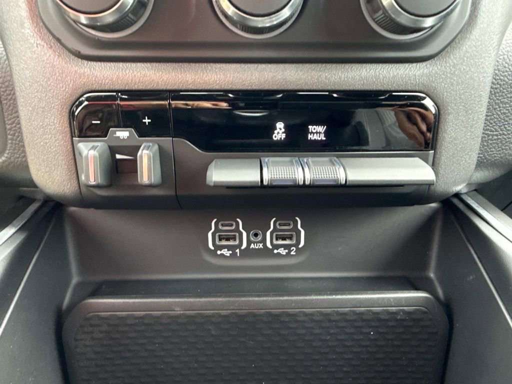 Used 2023 RAM 1500 Big Horn AWD/4WD image 31