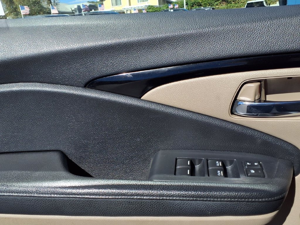 Used 2016 Honda Pilot Touring image 18