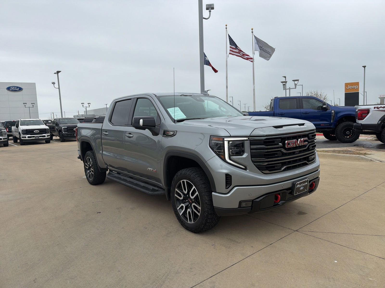 Used 2023 GMC Sierra 1500 AT4 w/ Technology Package image 8