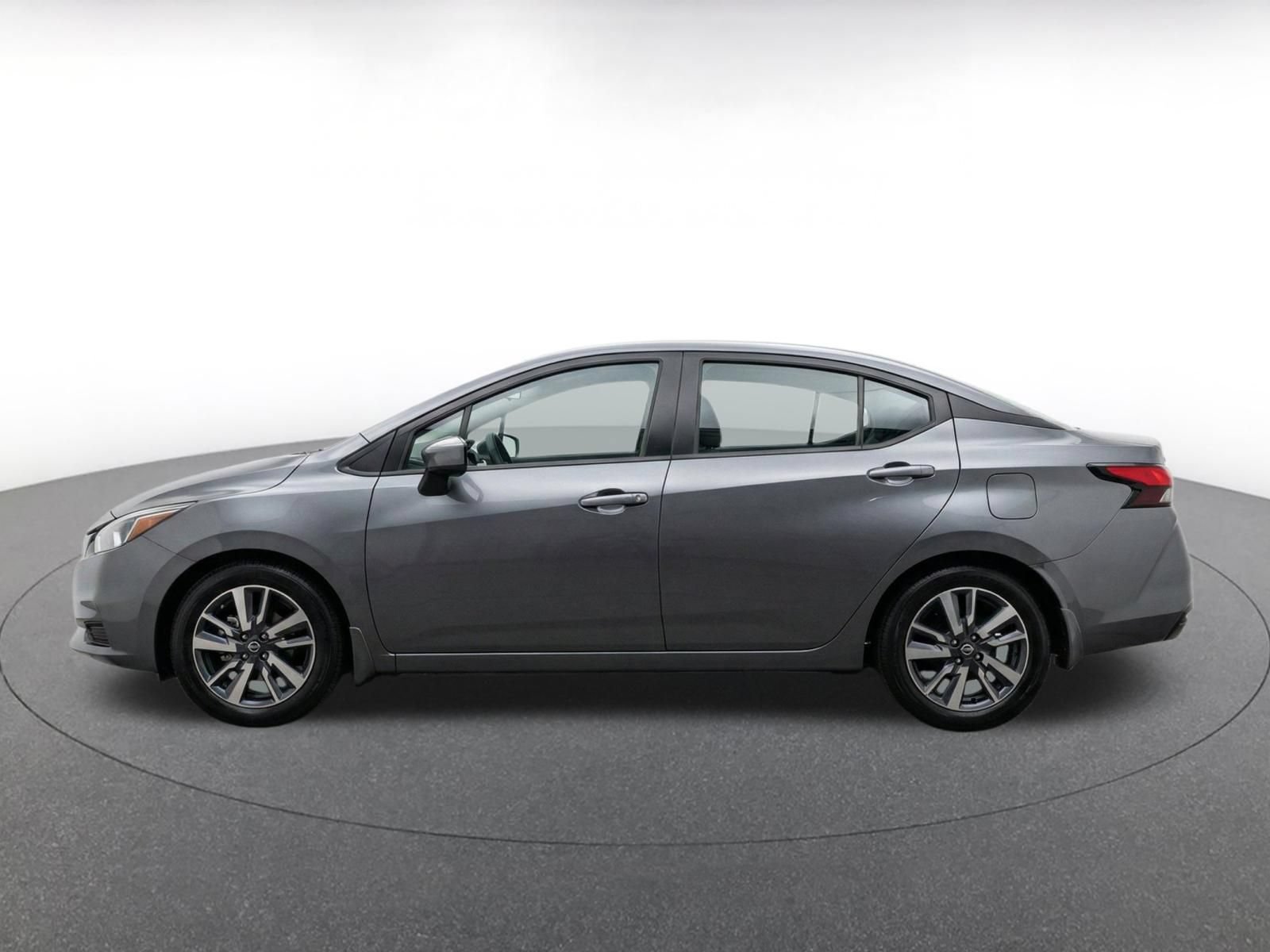 Used 2025 Nissan Versa SV FWD image 4