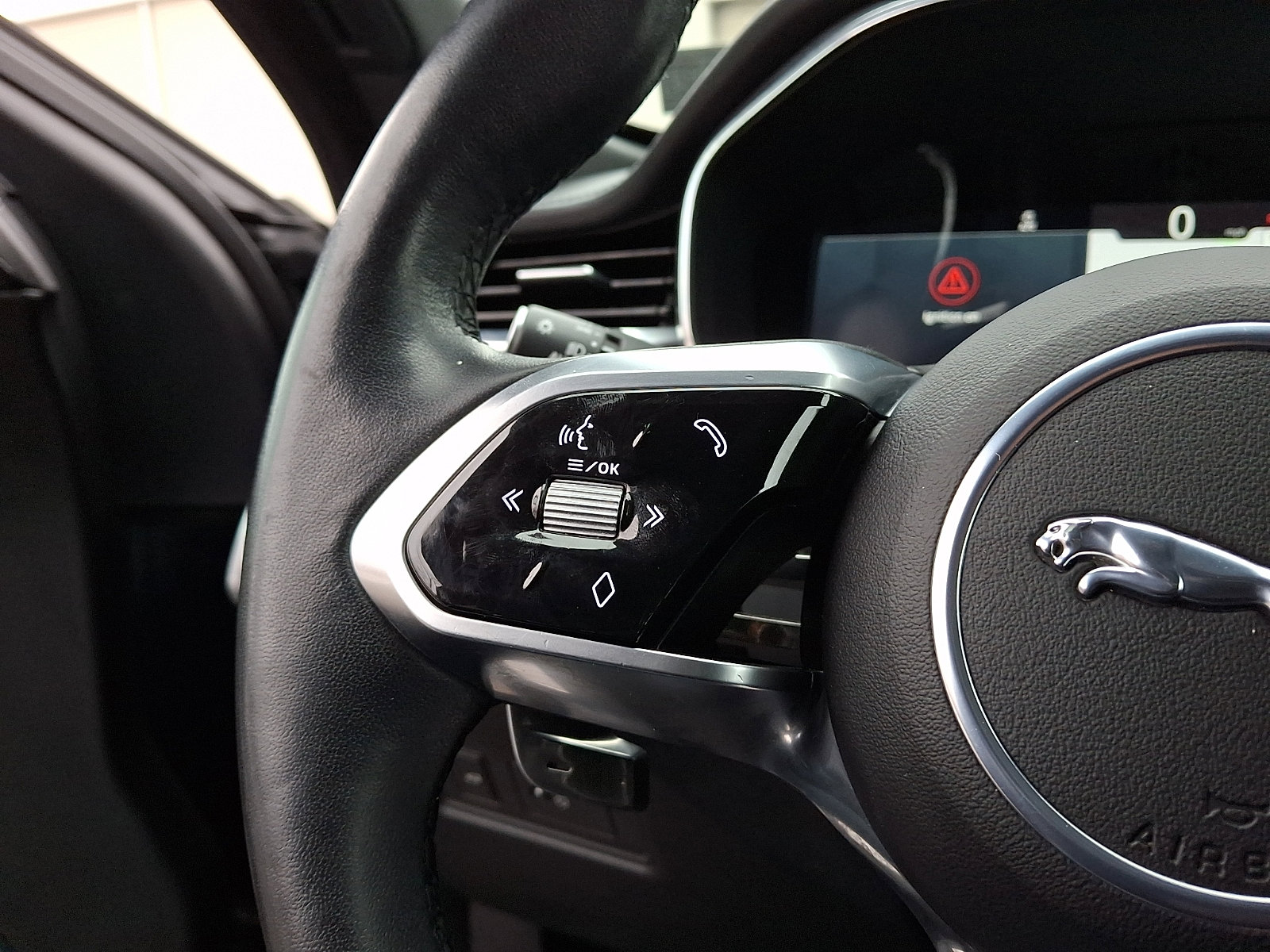 Used 2023 Jaguar F-PACE S image 21