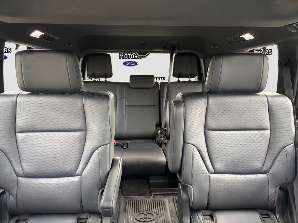 Used 2024 Toyota Sequoia Platinum w/ TRD Off-Road Package AWD/4WD image 17
