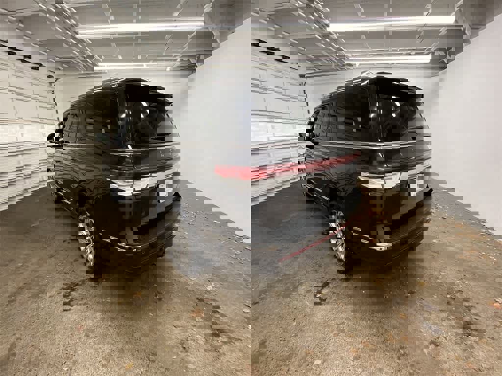 Used 2024 Lincoln Navigator L Premiere image 4