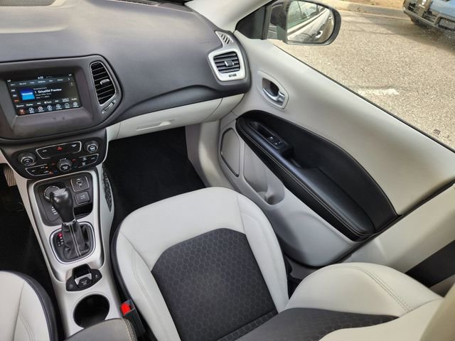 Used 2019 Jeep Compass Latitude w/ Popular Equipment Group AWD/4WD image 14