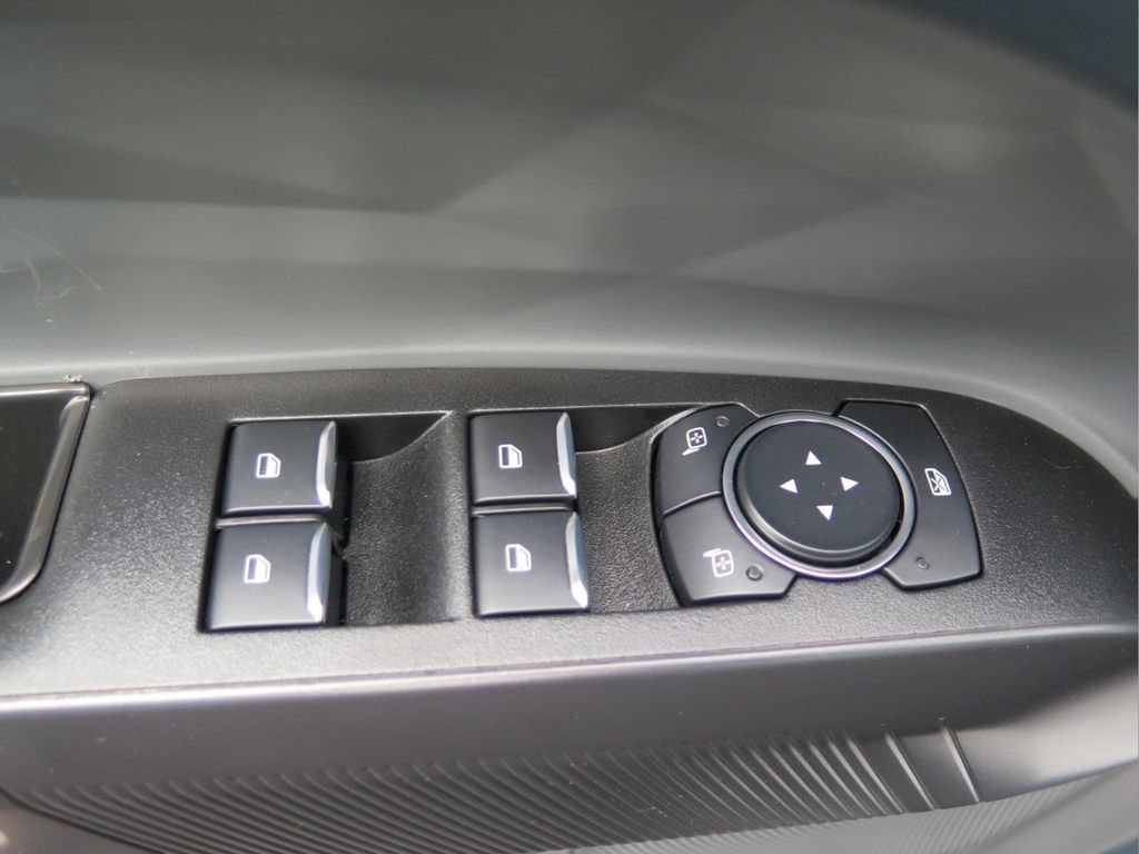 Used 2026 Ford Maverick Lobo AWD/4WD image 10