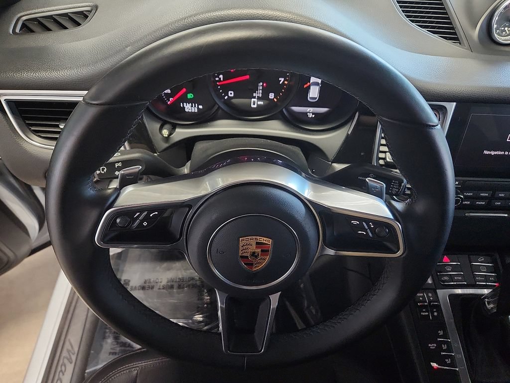 Used 2018 Porsche Macan AWD/4WD image 18