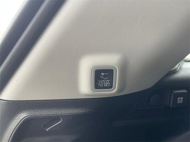 Used 2023 Jeep Grand Cherokee Limited image 21