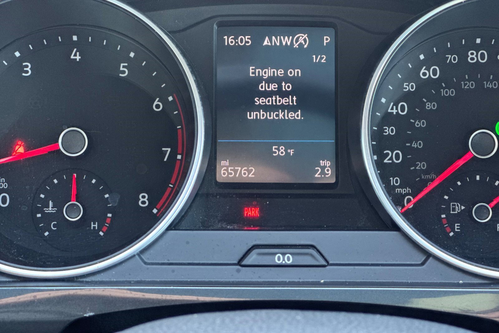 Used 2018 Volkswagen Tiguan SEL AWD/4WD image 23