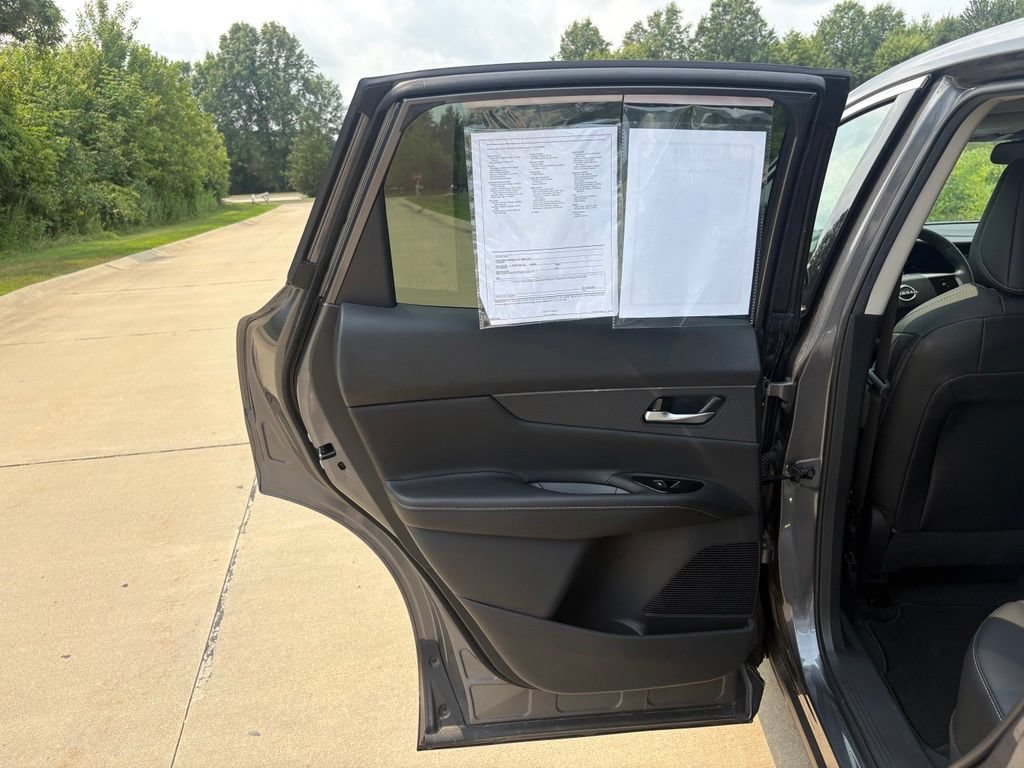 Used 2025 Nissan Murano SV AWD/4WD image 39
