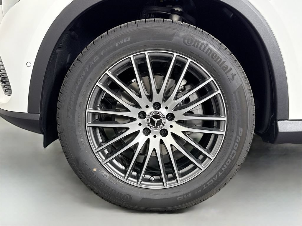 Used 2026 Mercedes-Benz GLC 300 4MATIC image 32