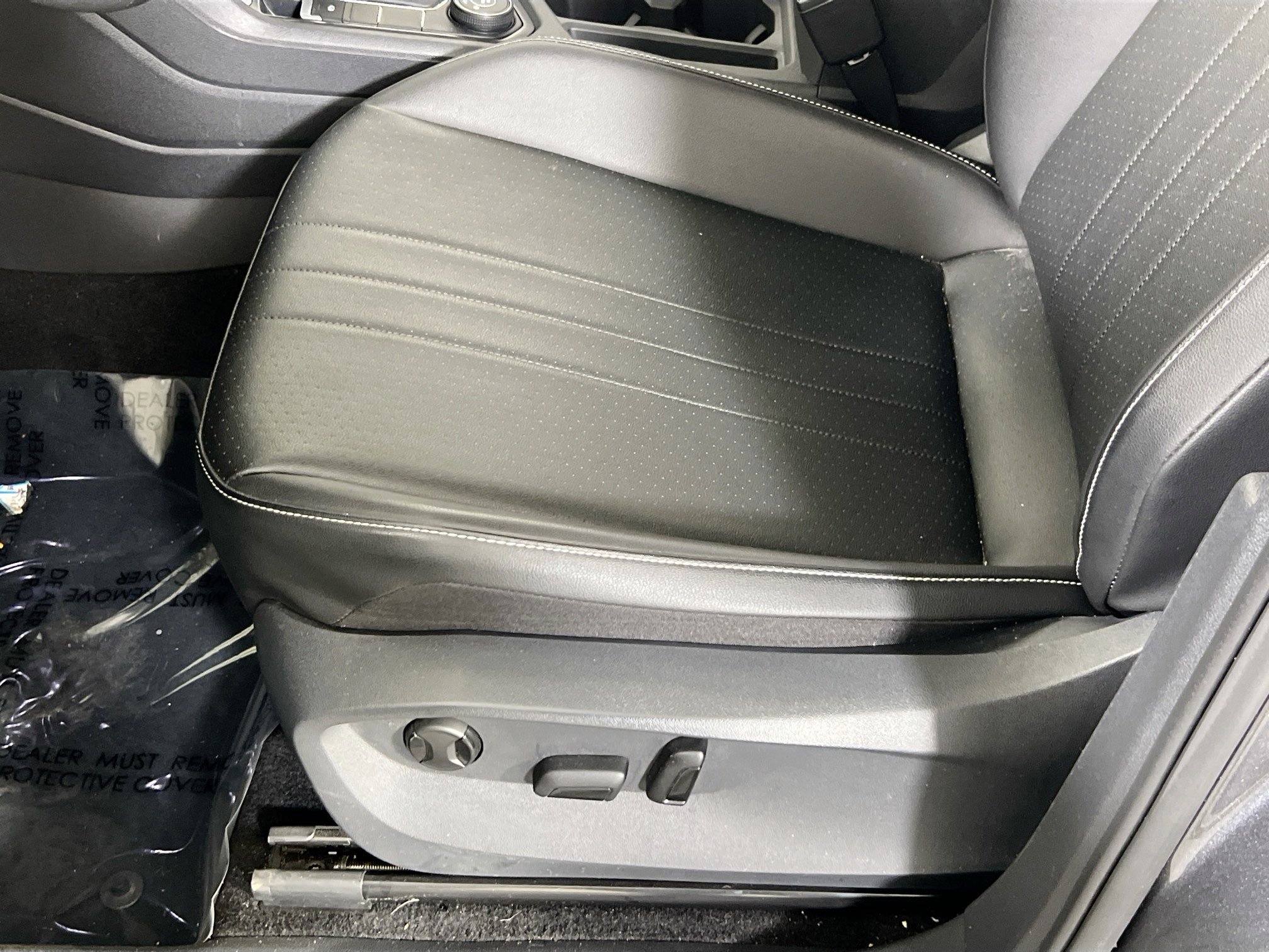 Used 2022 Volkswagen Tiguan SE AWD/4WD image 18