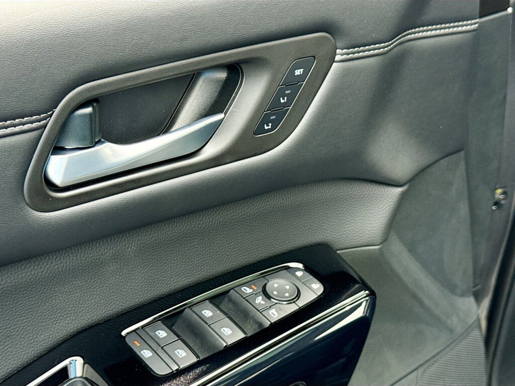 New 2026 Nissan Pathfinder Platinum AWD/4WD image 8