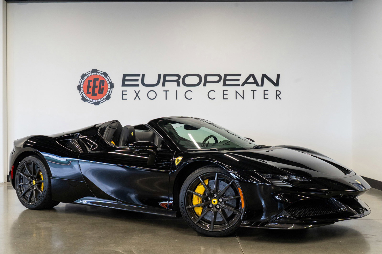 Used 2025 Ferrari SF90 Spider AWD/4WD image 1