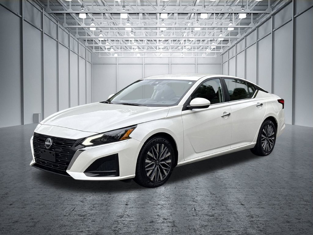 Used 2023 Nissan Altima 2.5 SV FWD image 3