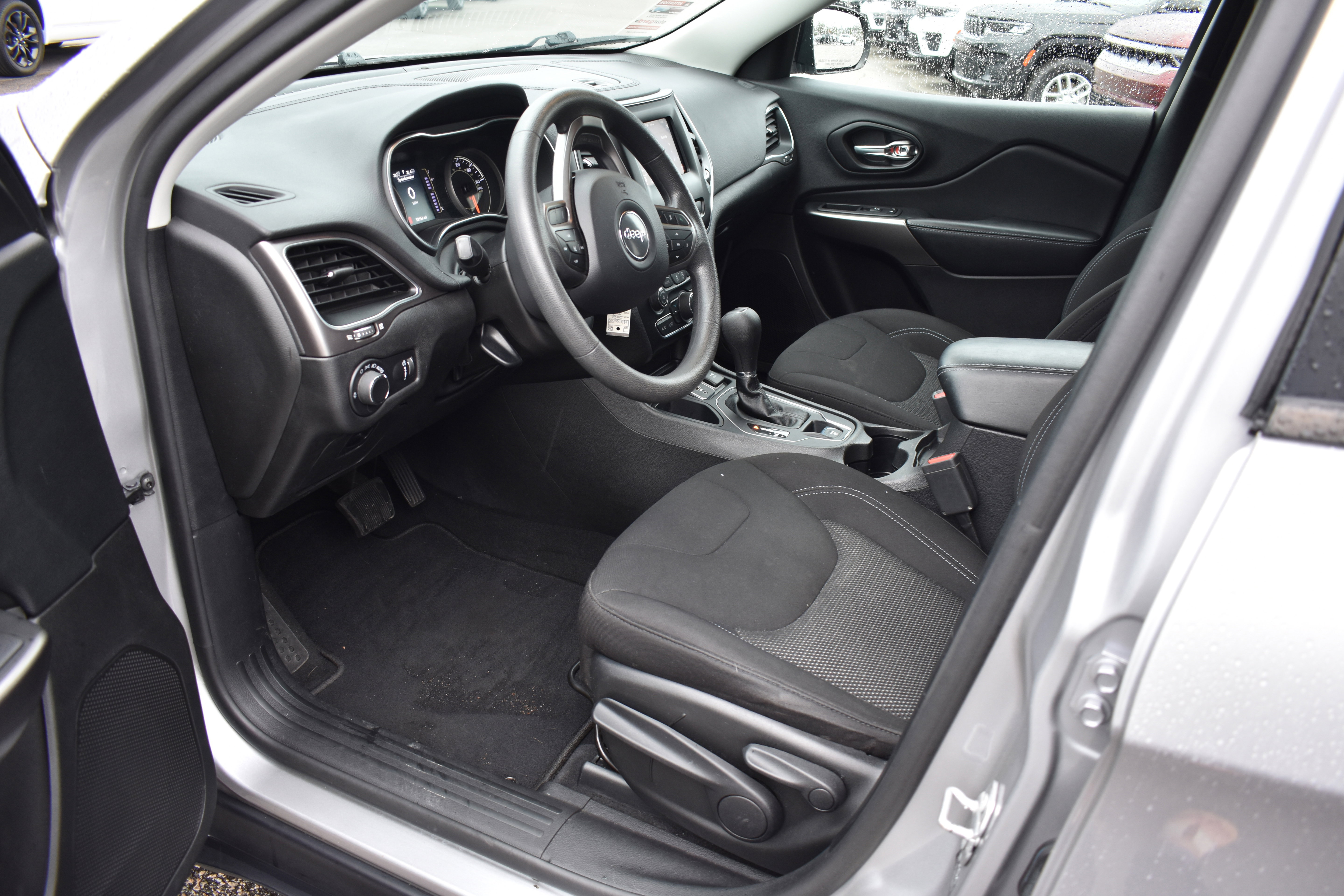 Used 2021 Jeep Cherokee Latitude image 12