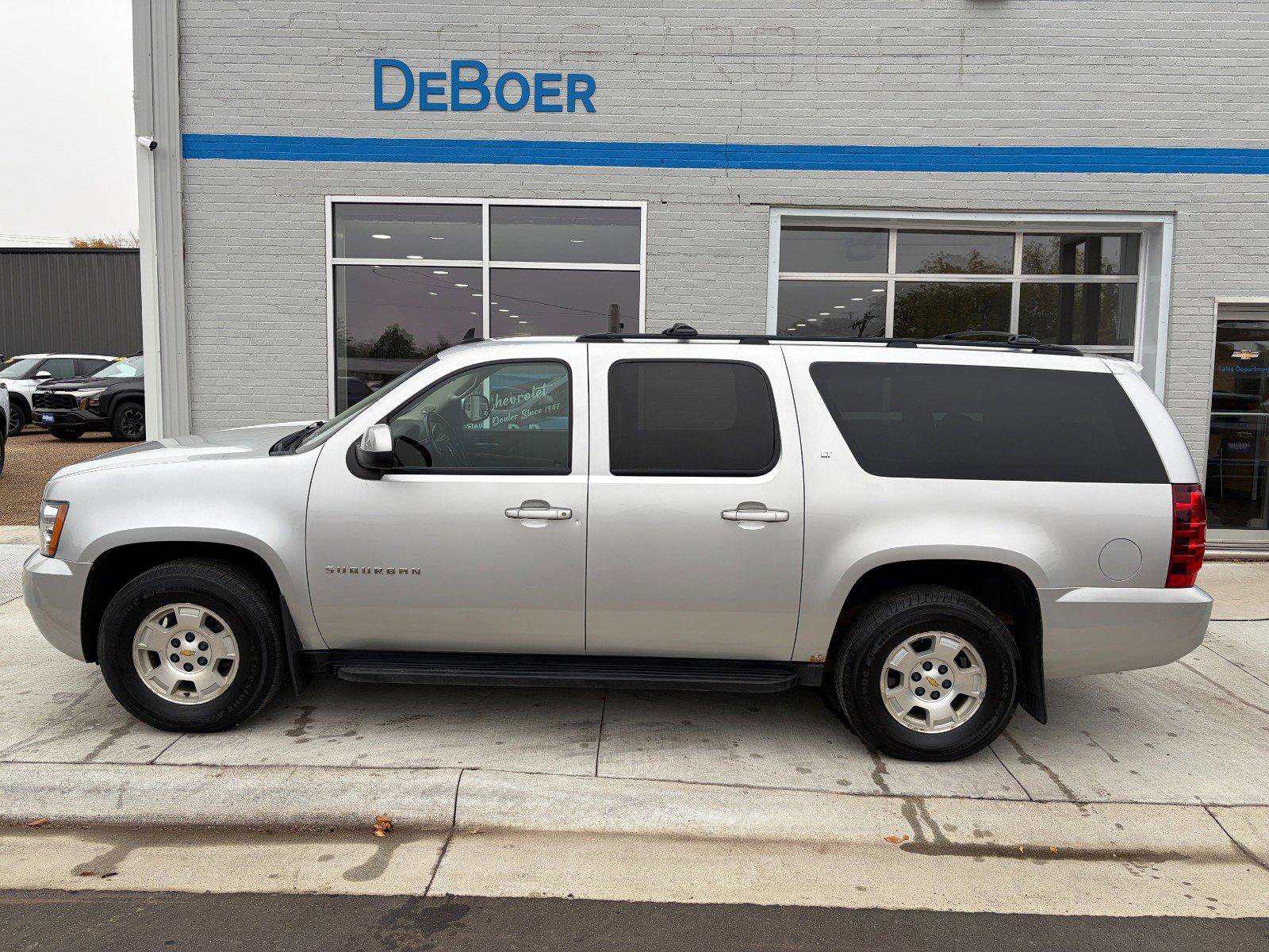Used 2010 Chevrolet Suburban LT image 2