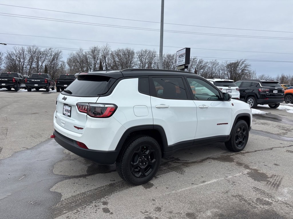 Used 2023 Jeep Compass Trailhawk image 3