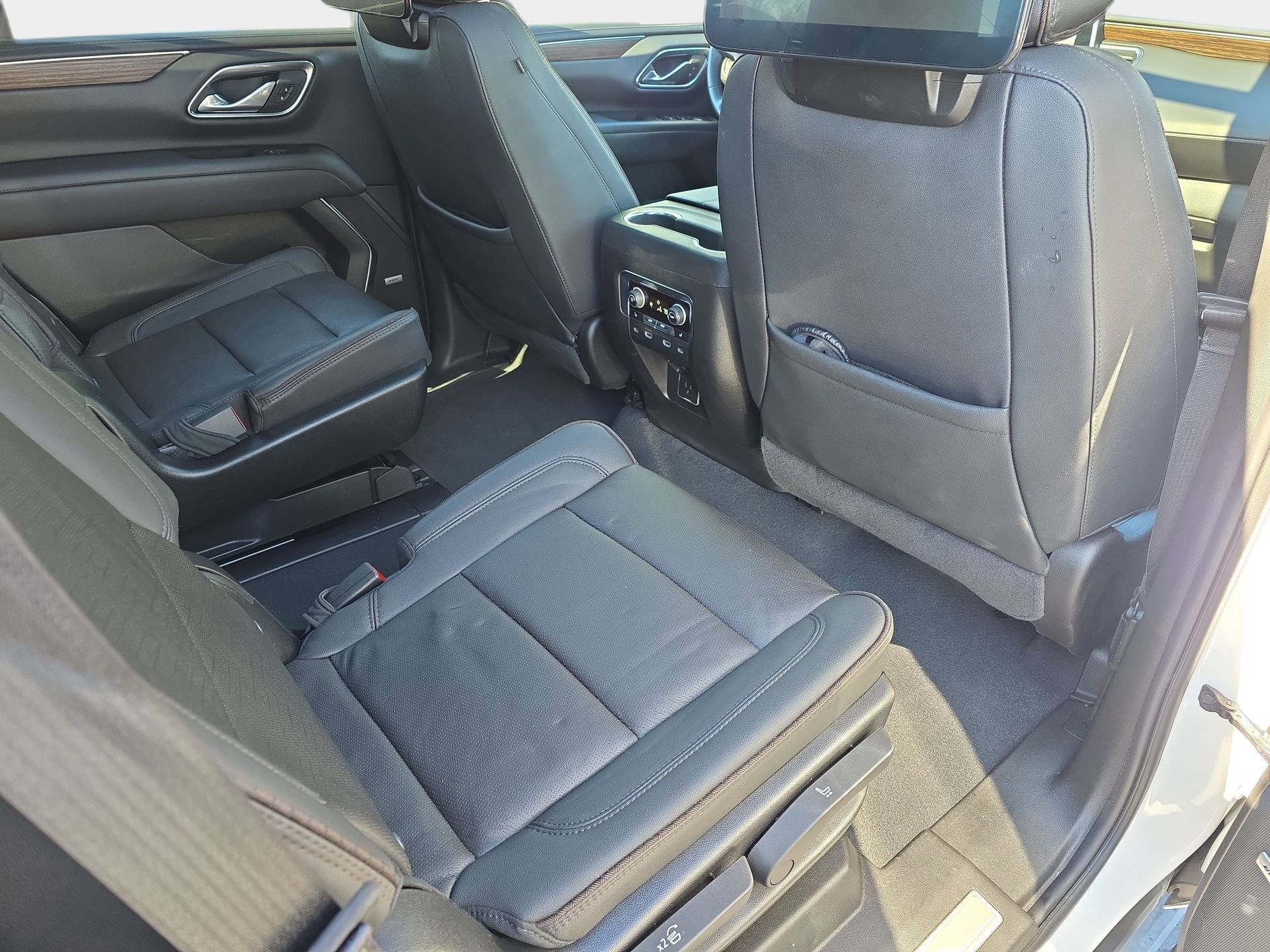 Used 2024 Chevrolet Tahoe High Country image 11