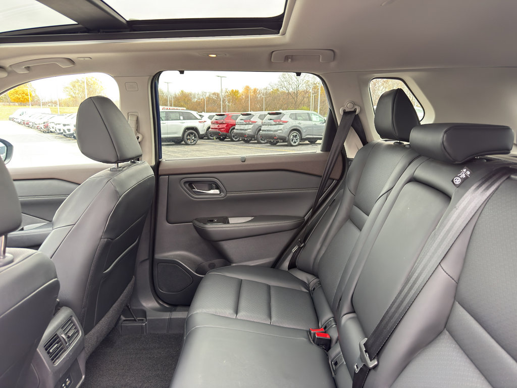 Certified 2023 Nissan Rogue SV w/ SV Premium B Package image 33