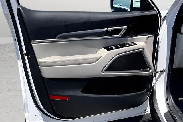 Used 2020 Kia Telluride S w/ S 8 Passenger Seating Package FWD image 17