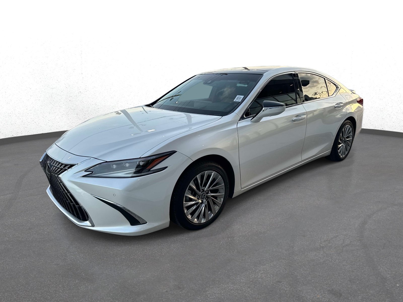 Certified 2022 Lexus ES 350 Ultra Luxury w/ Accessory Package FWD image 7