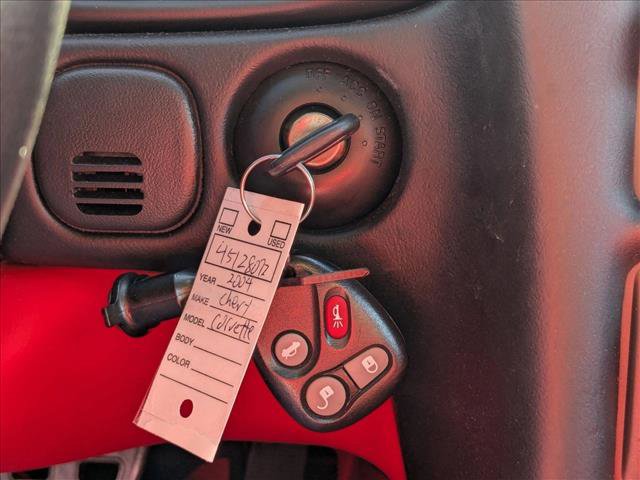 Used 2004 Chevrolet Corvette Coupe image 14