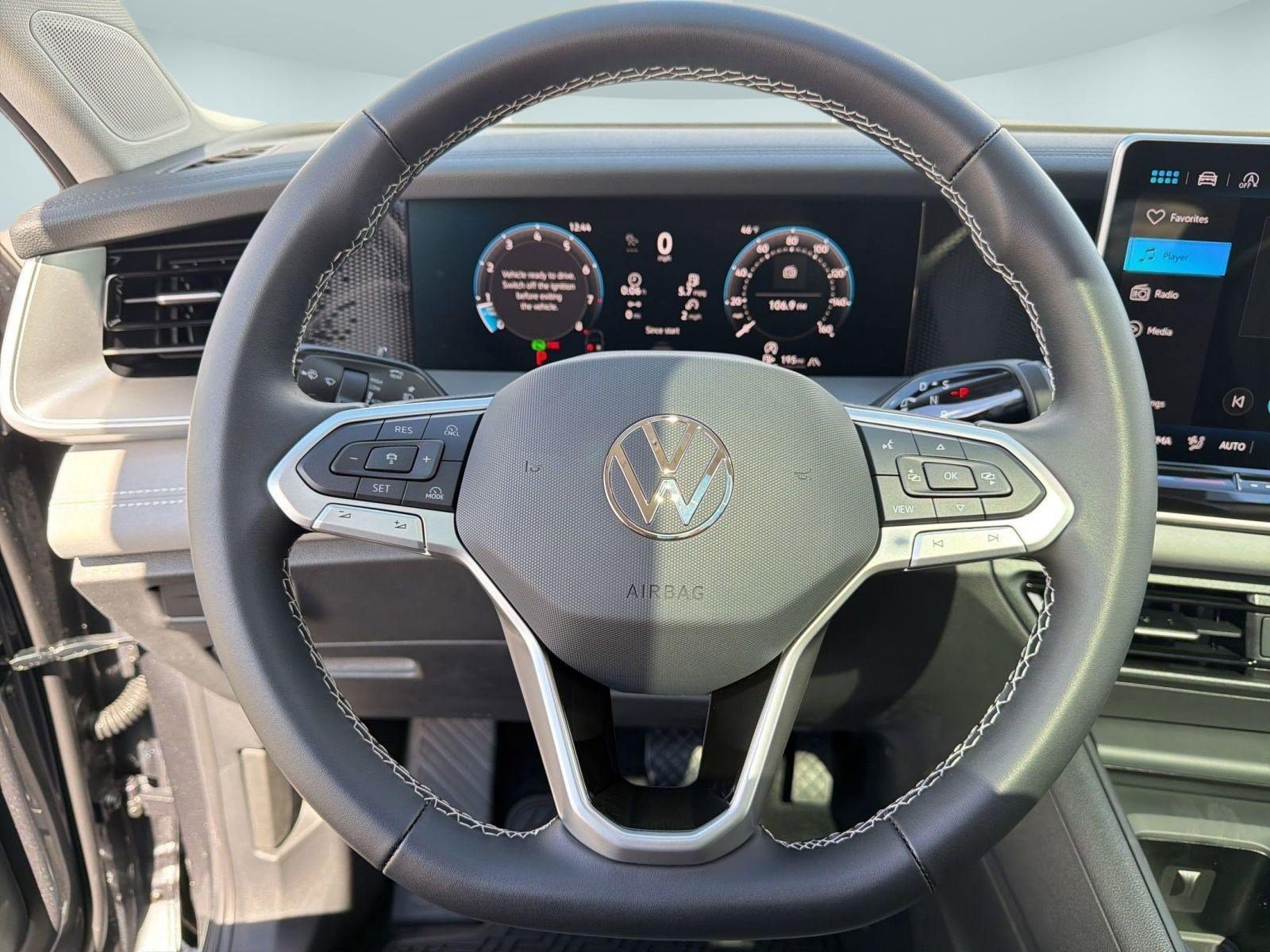 New 2026 Volkswagen Tiguan SE AWD/4WD image 16