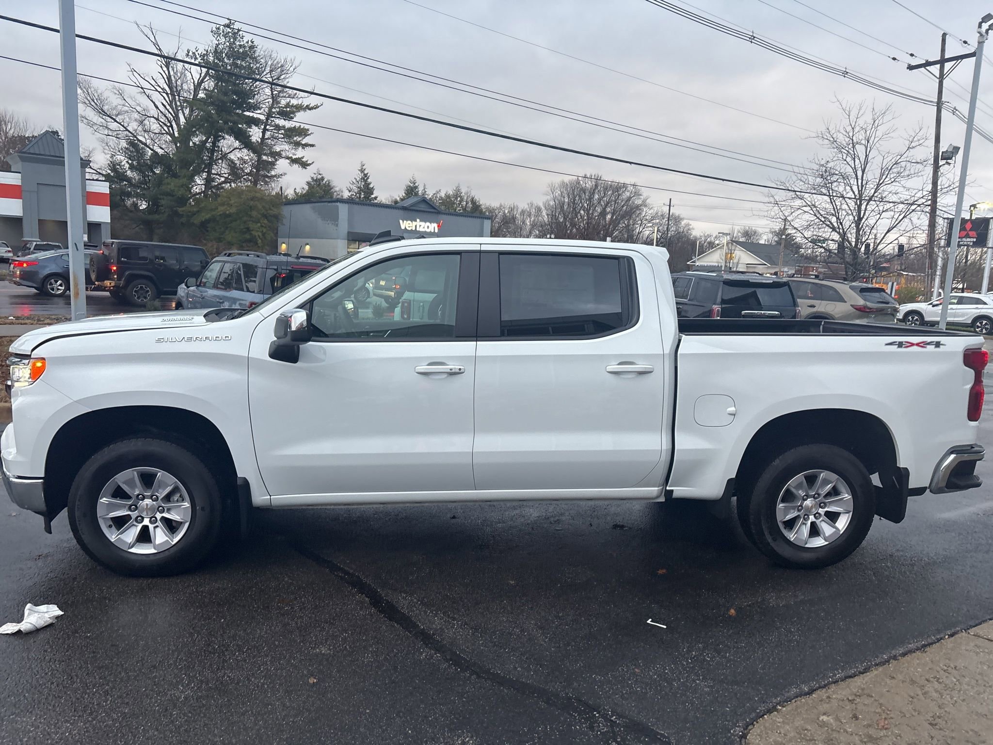 Used 2025 Chevrolet Silverado 1500 LT w/ Protection Package AWD/4WD image 9