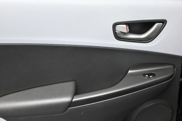Used 2021 Hyundai Kona Limited w/ Cargo Package FWD image 15