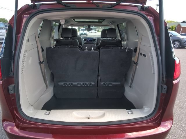 Used 2018 Chrysler Pacifica Limited FWD image 37