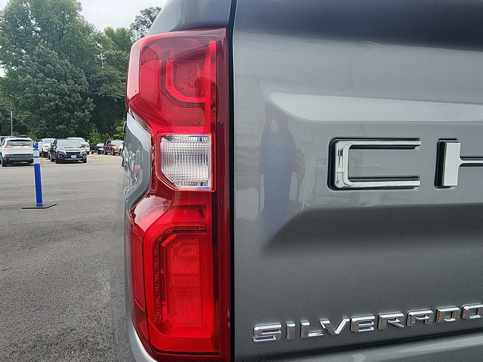 Used 2024 Chevrolet Silverado 1500 High Country w/ High Country Premium Package AWD/4WD image 13