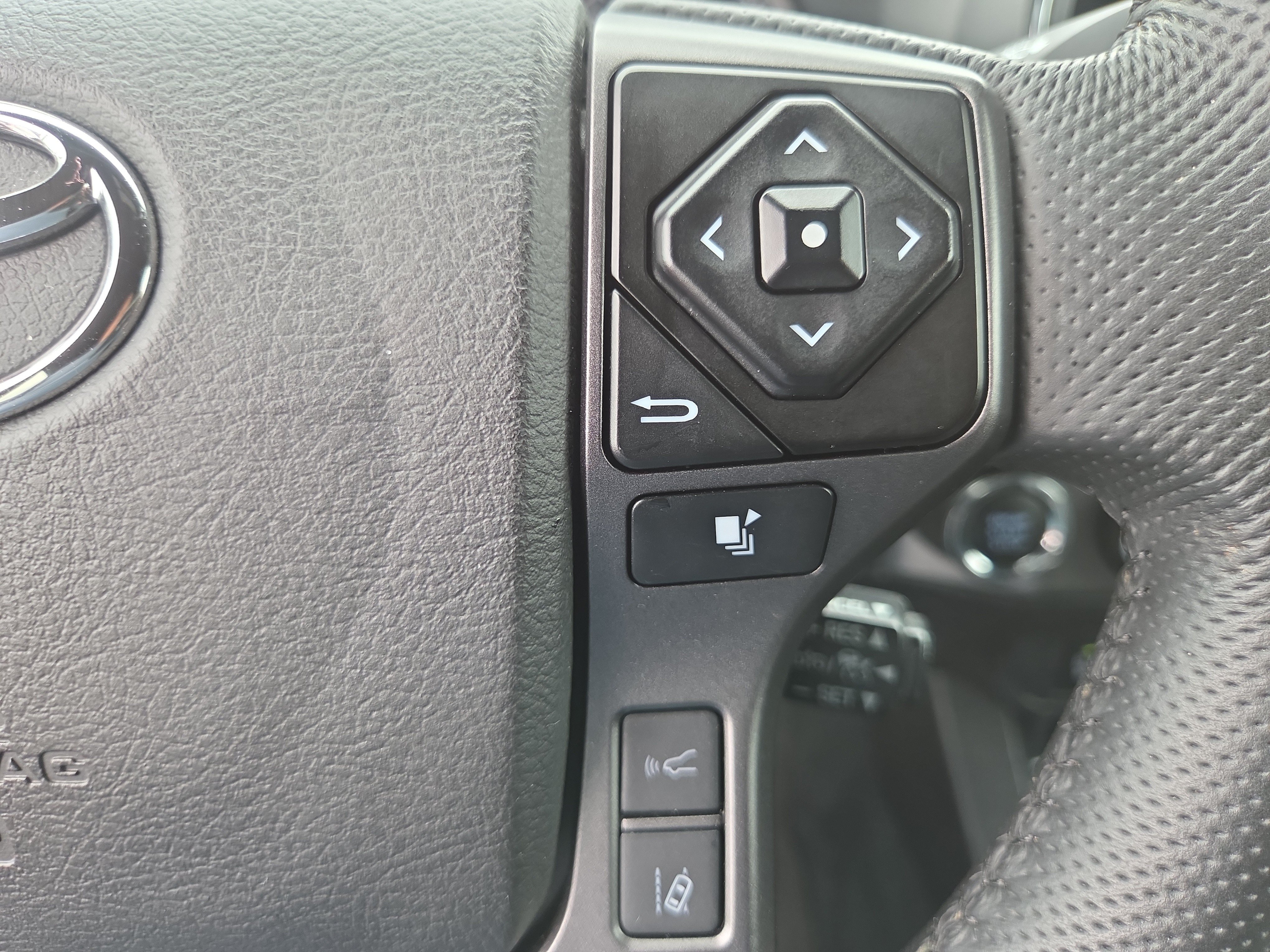 Certified 2023 Toyota Tacoma TRD Sport w/ Advanced Technology Package AWD/4WD image 27