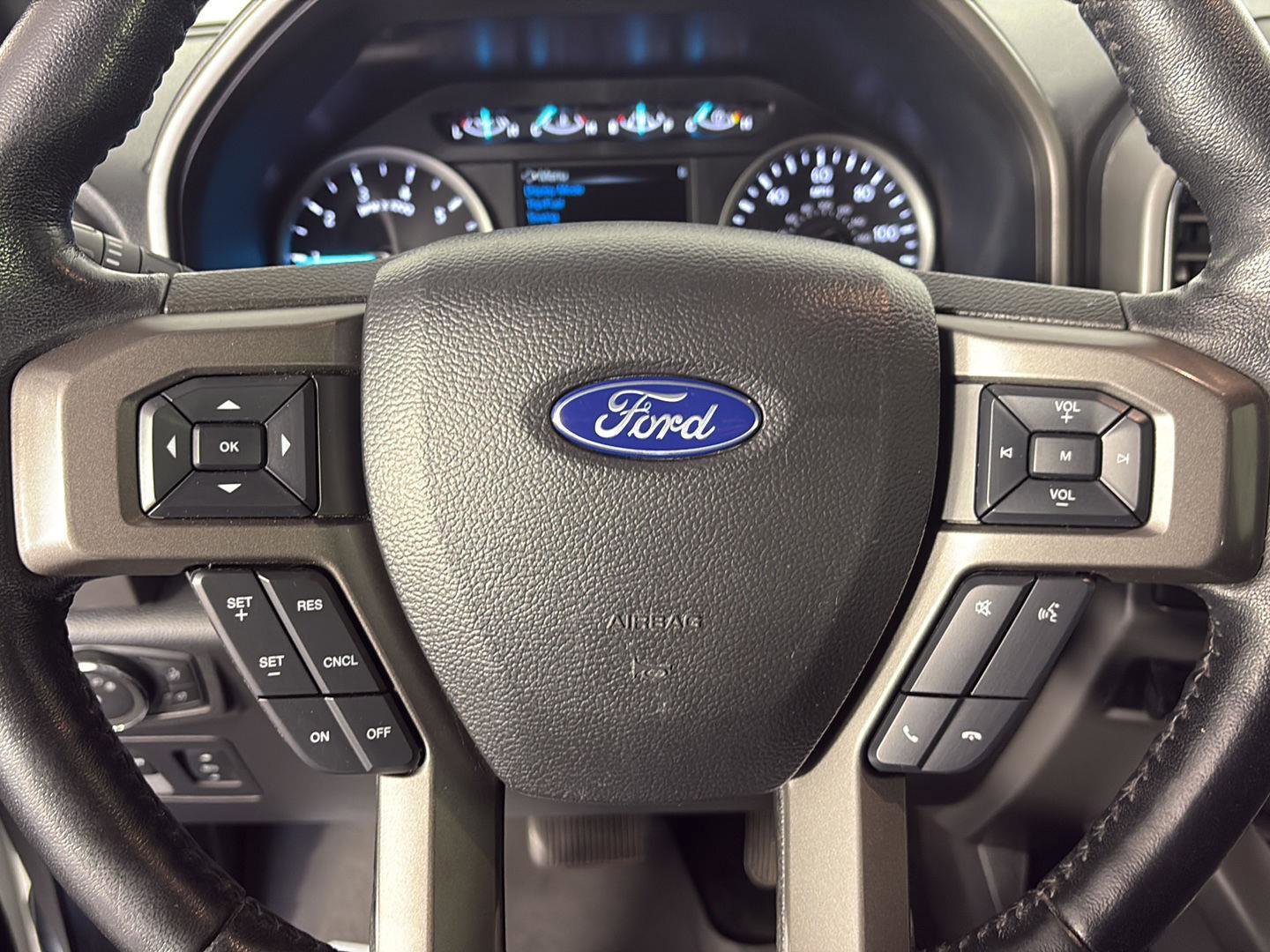 Used 2018 Ford Expedition XLT image 39