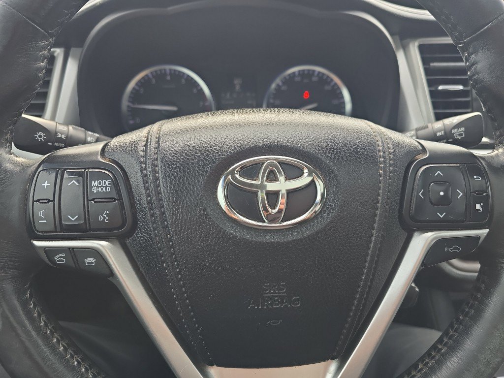Used 2014 Toyota Highlander Limited Platinum image 29