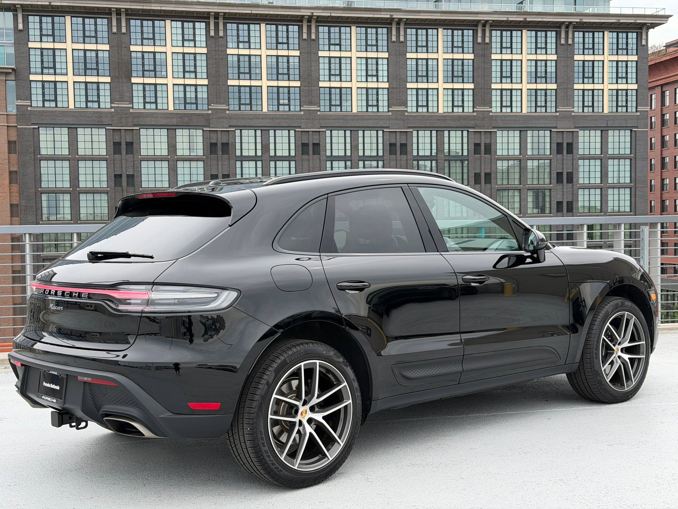 Certified 2026 Porsche Macan AWD/4WD image 7