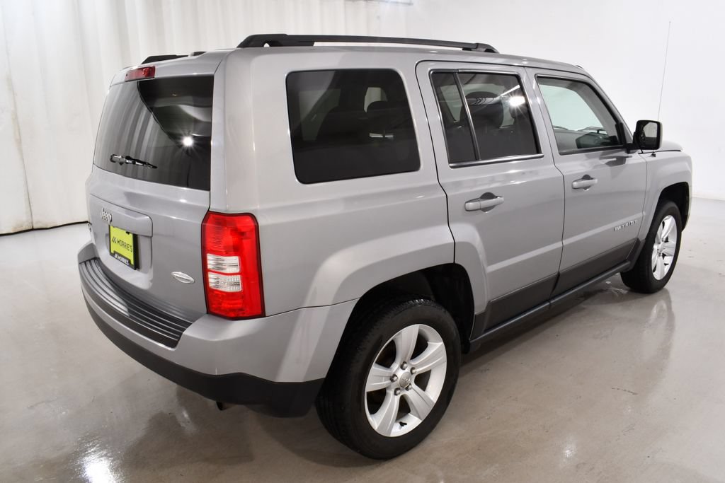 Used 2015 Jeep Patriot Latitude AWD/4WD image 11