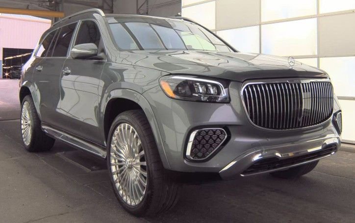 Used 2024 Mercedes-Benz Maybach GLS 600 4MATIC image 3