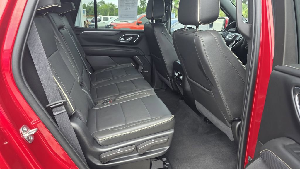 Used 2023 GMC Yukon SLT AWD/4WD image 8