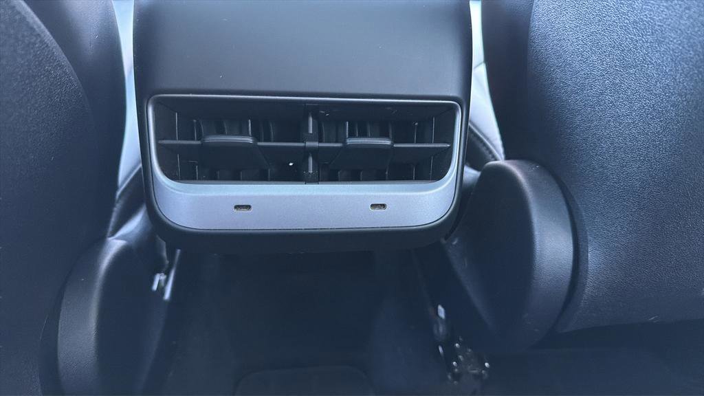 Used 2024 Tesla Model Y Performance image 21