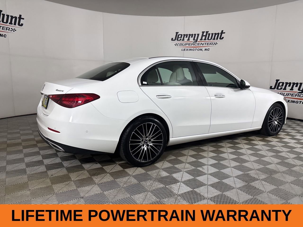 Used 2025 Mercedes-Benz C 300 4MATIC Sedan image 5